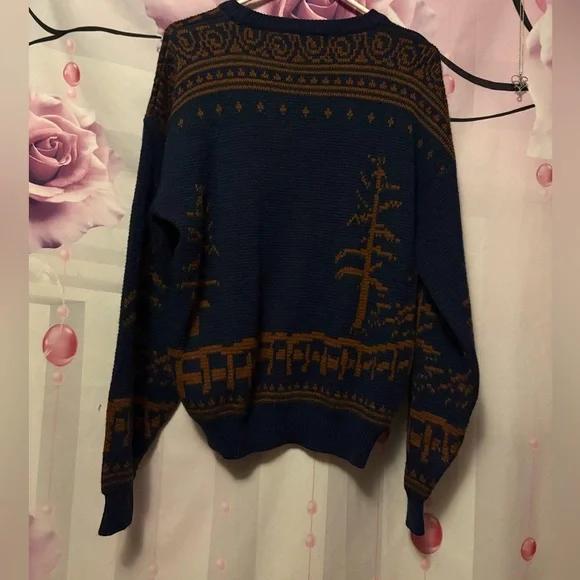 vintage Robert Bruce deer embroidered crewneck sweater from 1990s Size L